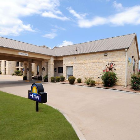 Days Inn & Suites By Wyndham Llano Eksteriør billede