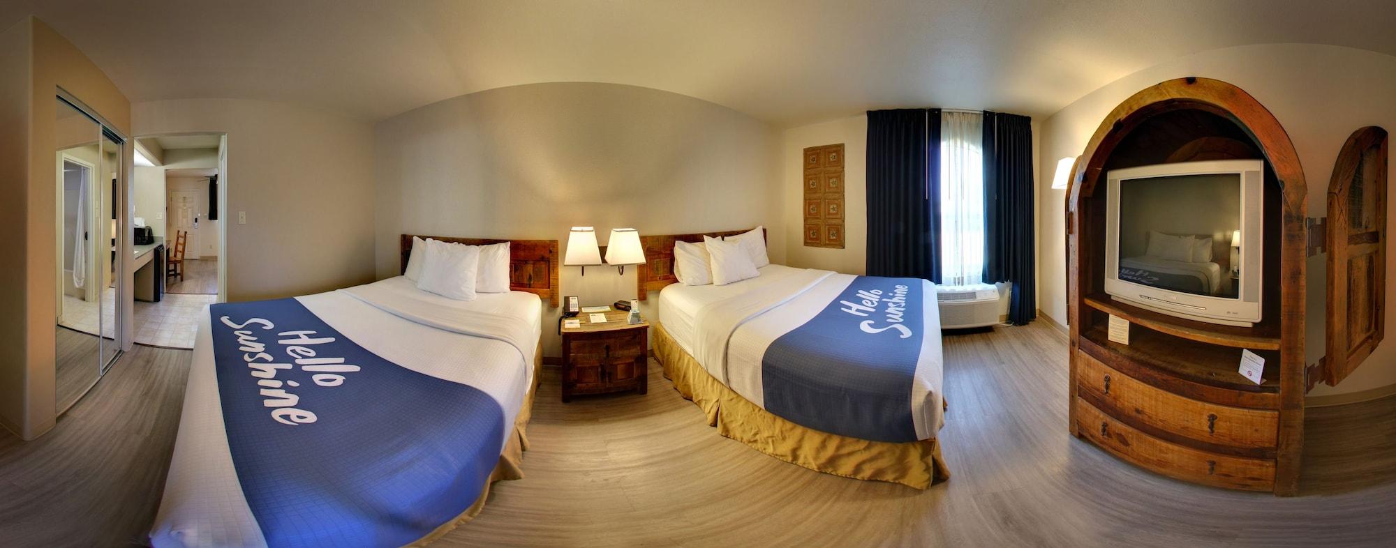 Days Inn & Suites By Wyndham Llano Eksteriør billede