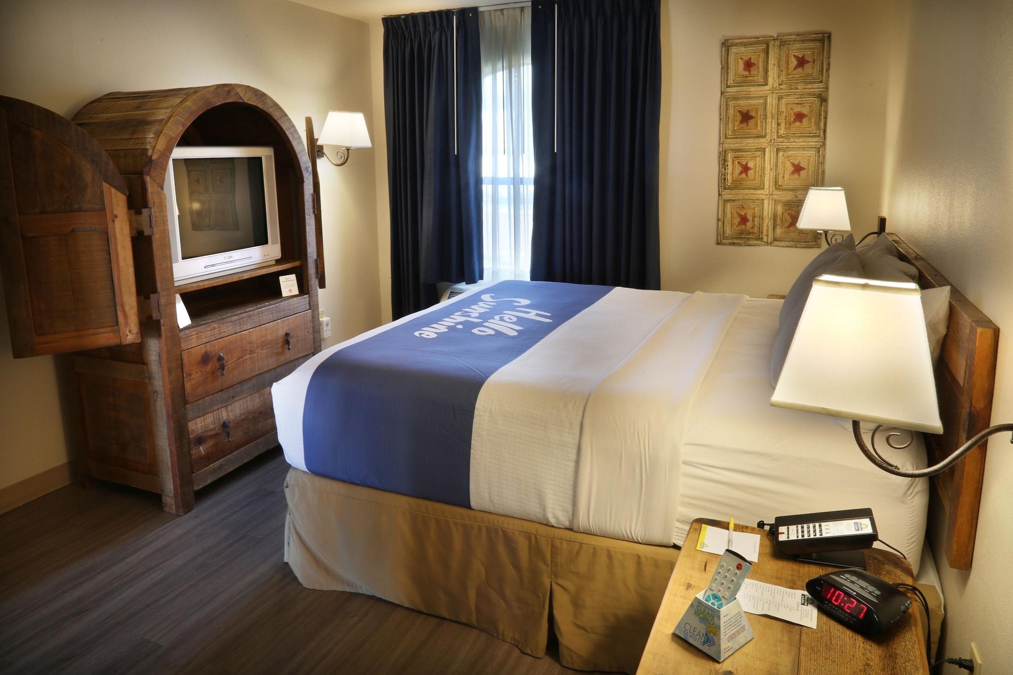 Days Inn & Suites By Wyndham Llano Eksteriør billede