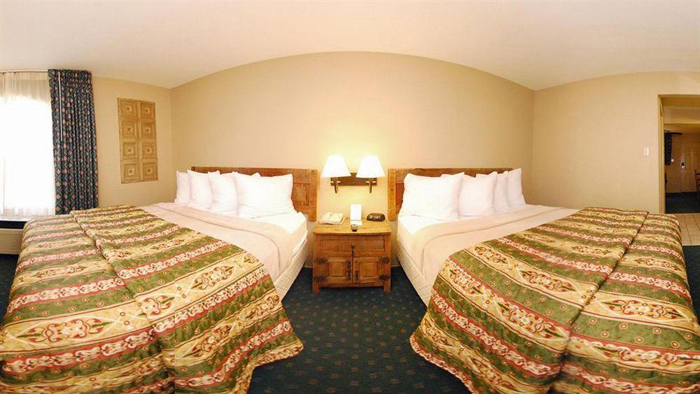 Days Inn & Suites By Wyndham Llano Eksteriør billede